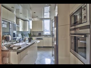 Colocation / Appartement 5 pièces de 90 m², Paris, Rue Manin