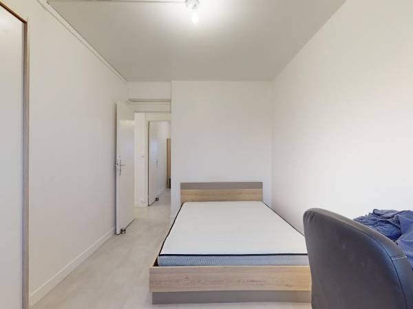 Colocation / Appartement 5 pièces de 82 m², Amiens, Rue Massenet / Photo 2