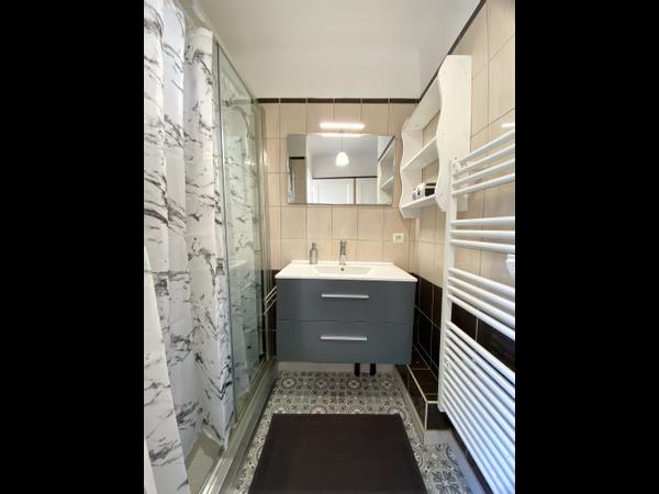 Colocation / Appartement 4 pièces de 65 m², Grenoble, Rue le Nôtre / Photo 5