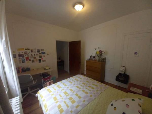 Sous-location / Appartement 4 pièces de 30 m², Montréal, Boulevard Édouard-Montpetit / Photo 2