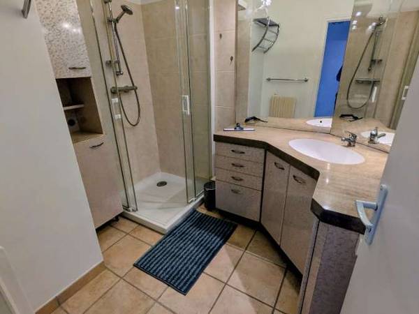 Colocation / Appartement 4 pièces de 80 m², Saint-Martin-d'Hères, Rue du 19 Mars 1962 / Photo 5