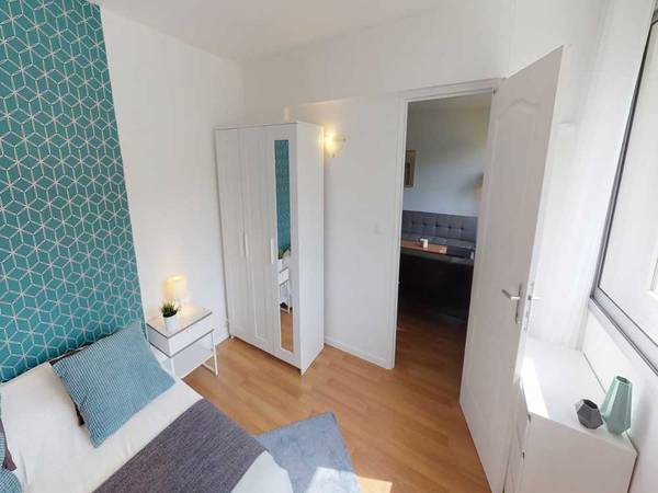 Colocation / Appartement 4 pièces de 100 m², Clichy-la-Garenne, Rue des Cailloux / Photo 2