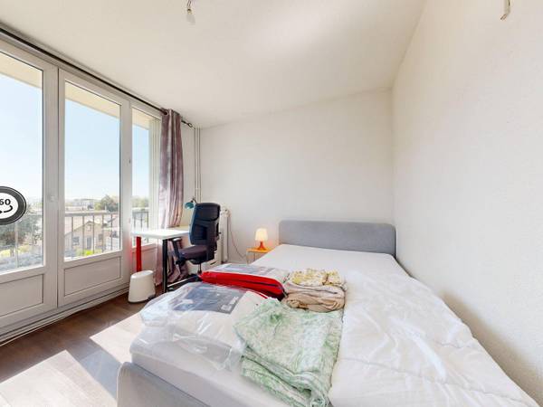 Colocation / Appartement 4 pièces de 66 m², Villeurbanne, Rue de la Feyssine / Photo 2