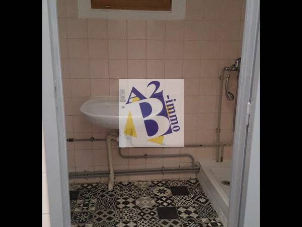 Location / Studio de 24 m², Angoulême, Rue des Boissieres / Photo 4