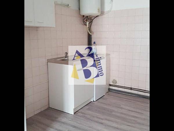 Location / Studio de 24 m², Angoulême, Rue des Boissieres / Photo 2