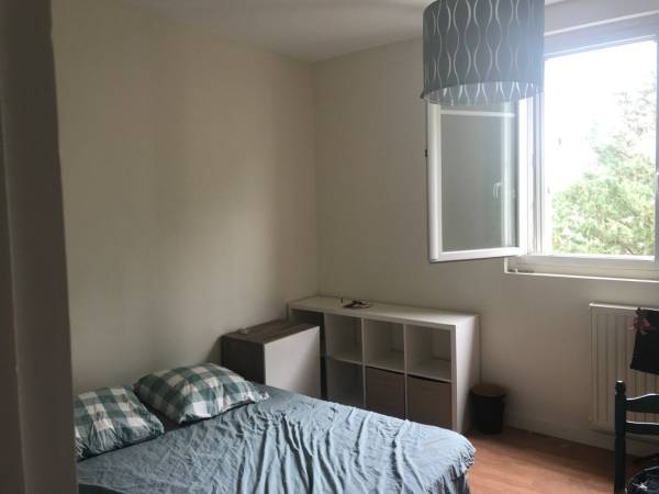 Chambre chez l'habitant / Appartement 4 pièces de 85 m², Toulouse, Boulevard Silvio Trentin / Photo 4