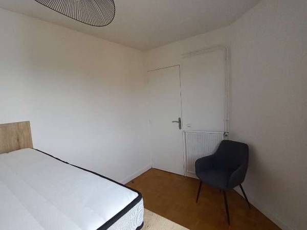 Colocation / Appartement 4 pièces de 76 m², Pau, Rue Montpensier / Photo 13