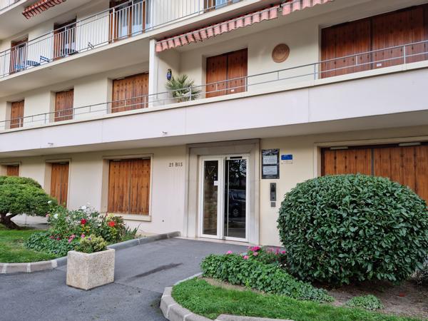 Colocation / Appartement 6 pièces de 105 m², Reims, Avenue d'Epernay / Photo 8