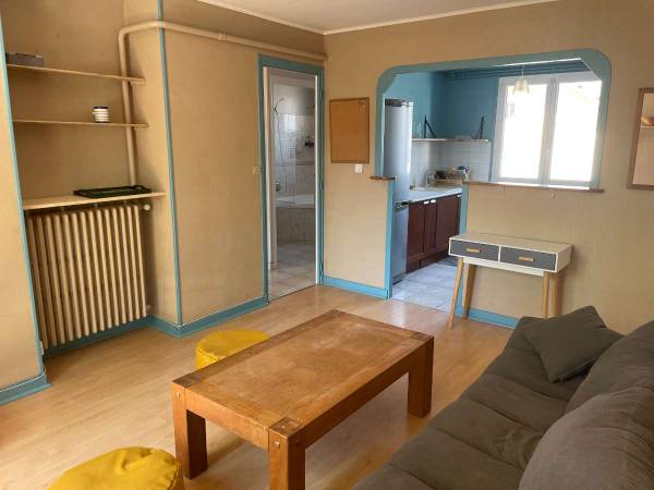 Colocation / Appartement 4 pièces de 64 m², Chambéry, Rue des Belges / Photo 2