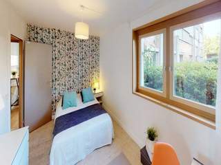 Colocation / Appartement 4 pièces de 100 m², Clichy, Rue des Cailloux