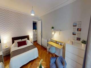 Flatsharing / Appartement 4 pièces de 80 m², Paris, Avenue de la Bourdonnais