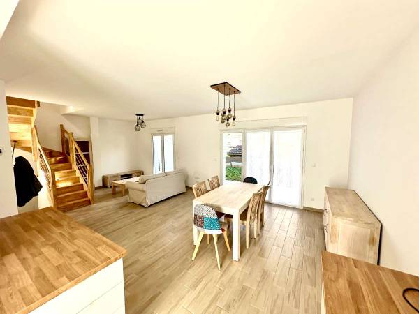 Location / Maison 5 pièces de 132 m², Villejuif, Rue Etienne Dolet / Photo 2