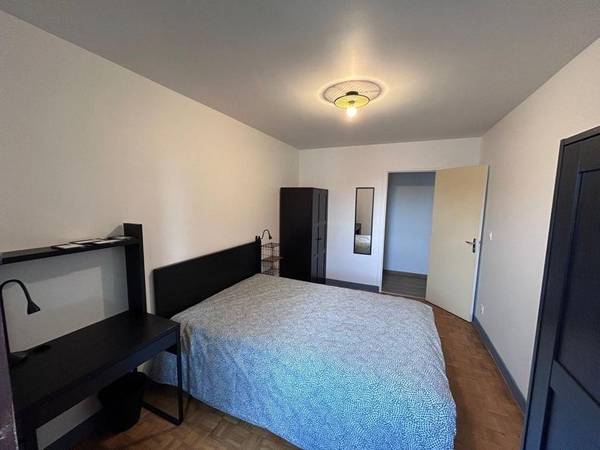 Colocation / Maison 7 pièces de 168 m², Bobigny, Rue Gaston Crépin / Photo 2
