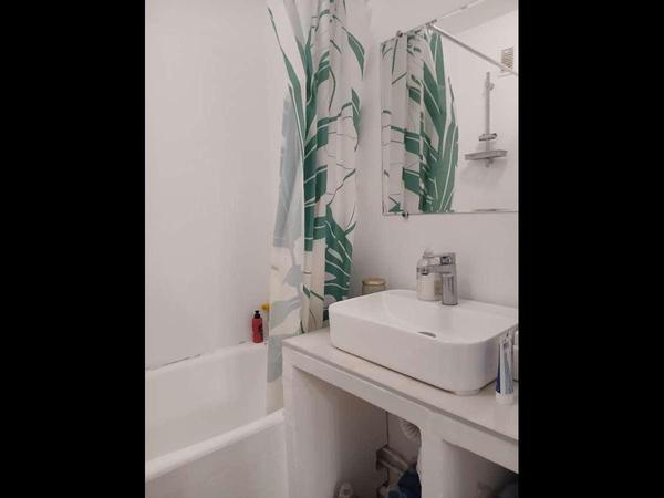 Colocation / Appartement 5 pièces de 88 m², Bron, Avenue du 8 Mai 1945 / Photo 2