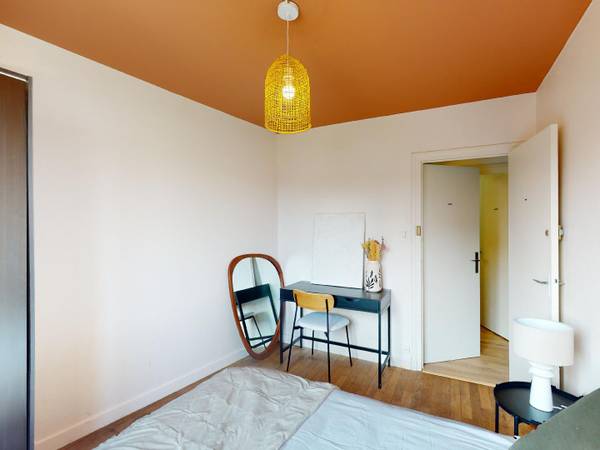 Colocation / Appartement 5 pièces de 81 m², Dijon, Rue d'Auxonne / Photo 2