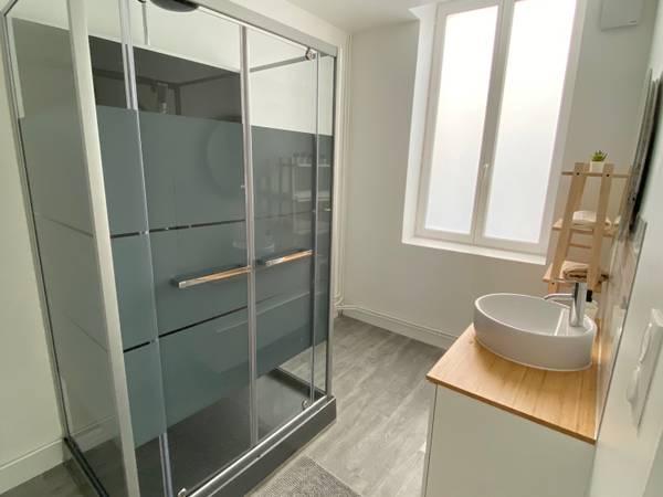 Location / Maison 5 pièces de 110 m², Roubaix, Rue Cugnot / Photo 2