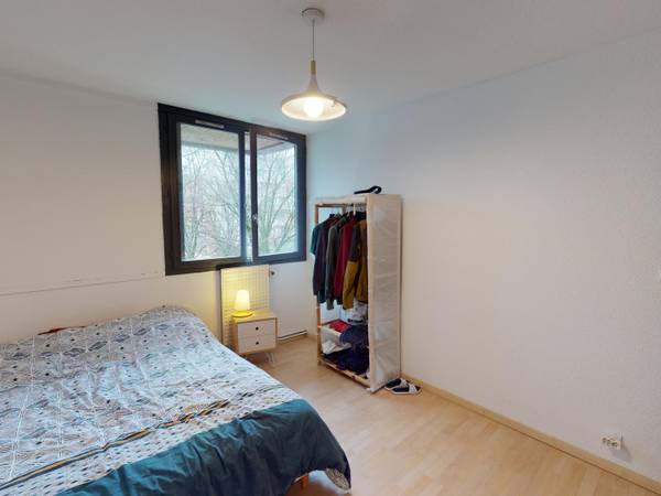 Colocation / Appartement 5 pièces de 123 m², Grenoble, Place des Géants / Photo 3