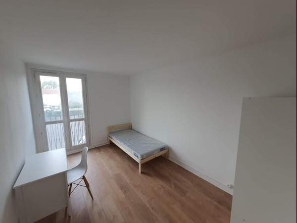 Colocation / Appartement 6 pièces de 88 m², Fresnes, Rue Albert Thomas / Photo 4