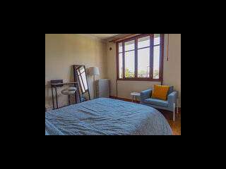 Room in a live-in landlord's home / 1 room house, Bagneux