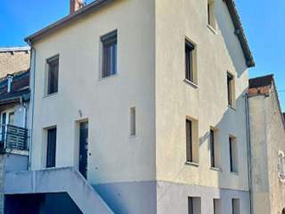 Colocation / Maison 8 pièces de 160 m², Lavigny, Place du 8 Mai 1945