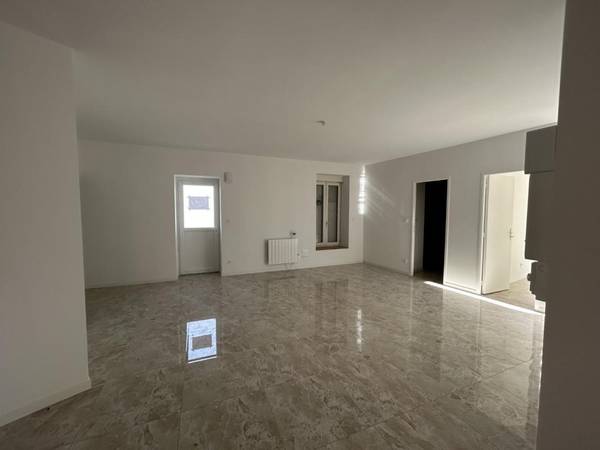 Location / Appartement 3 pièces de 56 m², Roanne, 115 Rue de Clermont / Photo 2