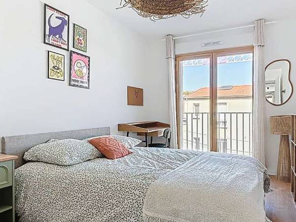 Colocation / Appartement 6 pièces de 109 m², Montreuil, Rue de Paris / Photo 2