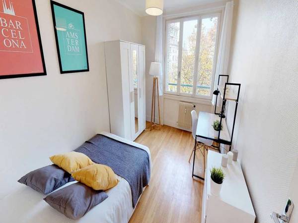 Colocation / Appartement 3 pièces de 50 m², Lyon, Rue Garibaldi / Photo 2
