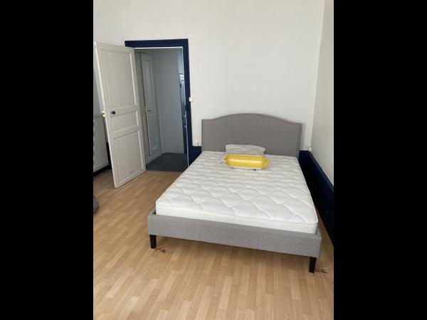 Colocation / Appartement 3 pièces de 70 m², Angoulême, Rue de Genève / Photo 2