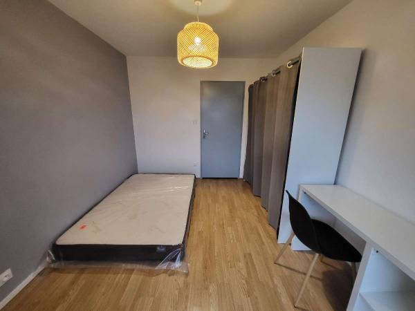 Colocation / Appartement 5 pièces de 97 m², Sassenage, Avenue des Buissieres / Photo 8