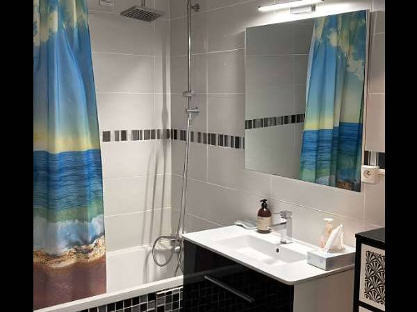Colocation / Appartement 4 pièces de 77 m², Antony, Rue des Glaises / Photo 2