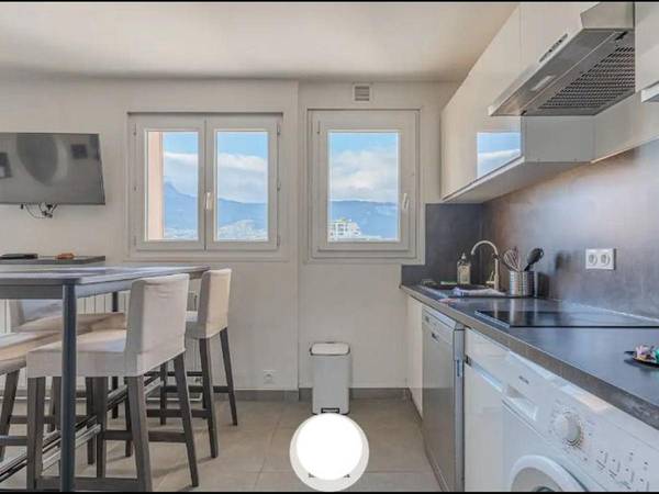 Colocation / Appartement 5 pièces de 66 m², Grenoble, Cours de la Libération Et du Général de Gaulle / Photo 2