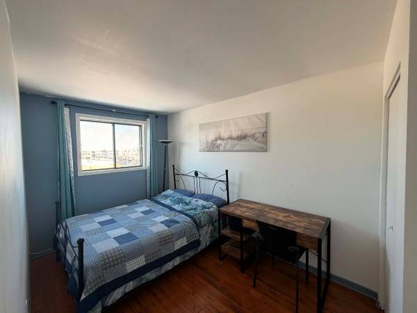 Chambre chez l'habitant / Appartement 4 pièces de 78 m², Blainville, Boulevard Curé-Labelle / Photo 2