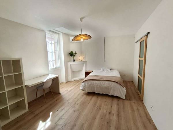 Colocation / Maison 6 pièces de 150 m², Saint-Paul-Trois-Châteaux, Grand'Rue / Photo 2