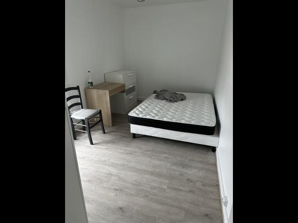 Colocation / Appartement 5 pièces de 76 m², Argenteuil, Place d'Alembert / Photo 3