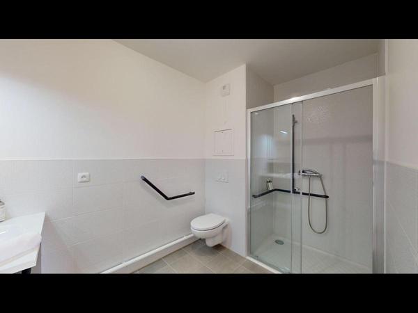 Location / Appartement 1 pièce de 43 m², Clamart, Avenue du Général de Gaulle / Photo 3
