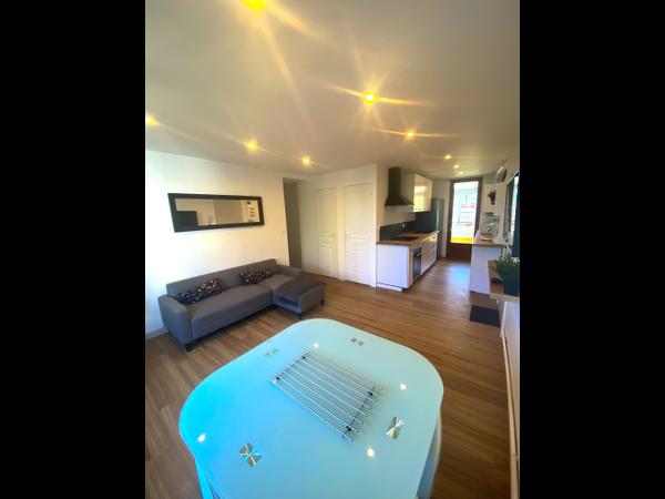 Colocation / Appartement 5 pièces de 80 m², Lyon, Rue Louise Michel / Photo 2