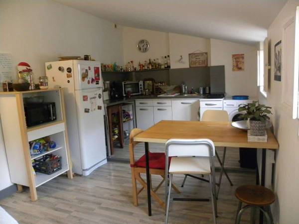 Colocation / Appartement 3 pièces de 74 m², Bordeaux, Rue Hugla / Photo 2