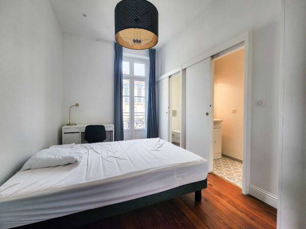 Colocation / Appartement 6 pièces de 93 m², Bordeaux, Cours Pasteur / Photo 2