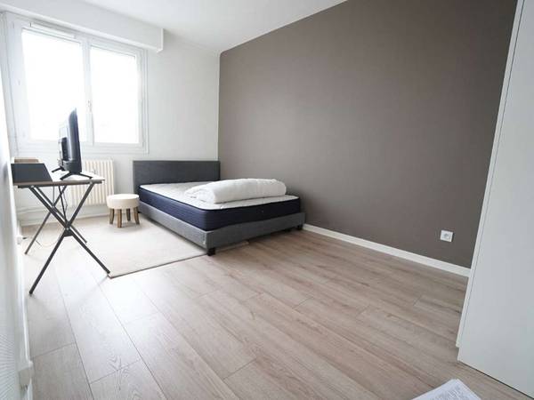 Colocation / Appartement 5 pièces de 100 m², Le Mans, Avenue du Général de Gaulle / Photo 2