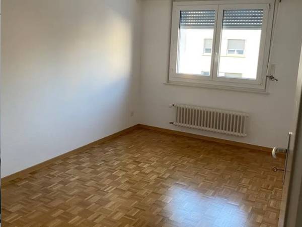 Sous-location / Appartement 6 pièces de 75 m², Saint-Sulpice, Rue du Centre / Photo 2