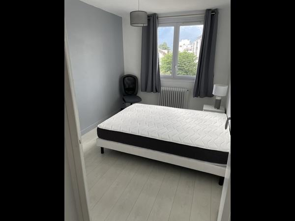 Colocation / Appartement 4 pièces de 66 m², Grenoble, Avenue Jules Vallès / Photo 2