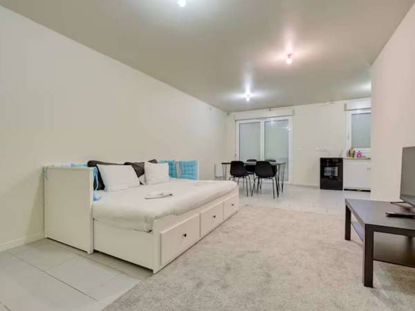 Colocation / Appartement 2 pièces de 60 m², Le Blanc-Mesnil, Avenue de la République / Photo 2
