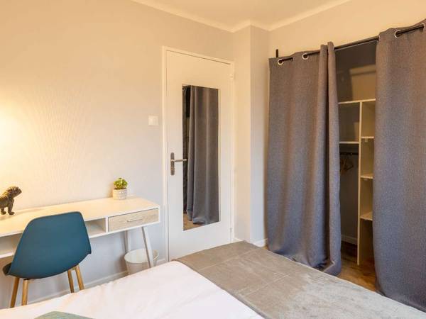 Colocation / Appartement 5 pièces de 85 m², Strasbourg, Rue Sainte-Cécile / Photo 2