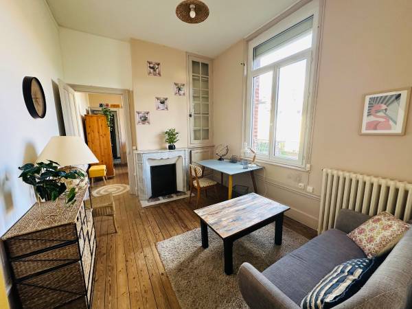 Colocation / Maison 10 pièces de 270 m², Saint-Quentin, Rue Longueville / Photo 2