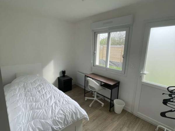 Colocation / Maison 10 pièces de 134 m², Saint-Nazaire, Rue du Docteur Albert Calmette / Photo 2