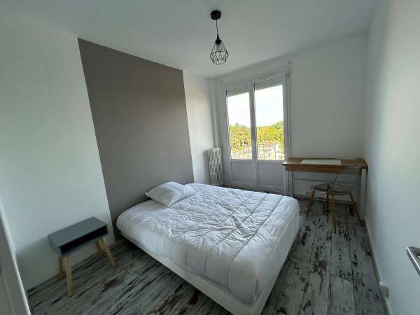 Colocation / Appartement 4 pièces de 60 m², Hérouville-Saint-Clair, Boulevard des Belles Portes / Photo 2