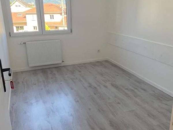Colocation / Maison 7 pièces de 100 m², Saint-Egrève, Rue des Moutonnées / Photo 2