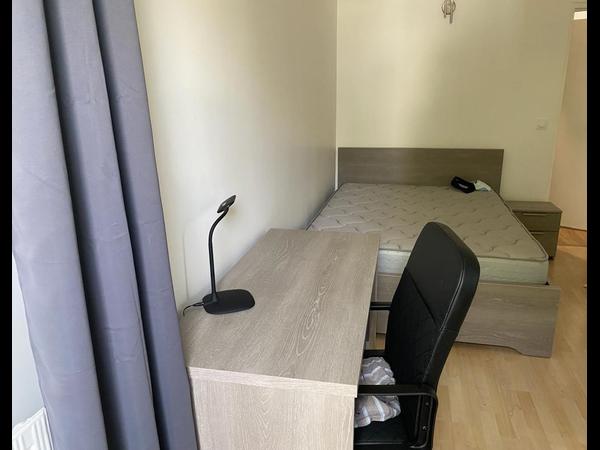 Colocation / Appartement 6 pièces de 116 m², Cergy / Photo 2