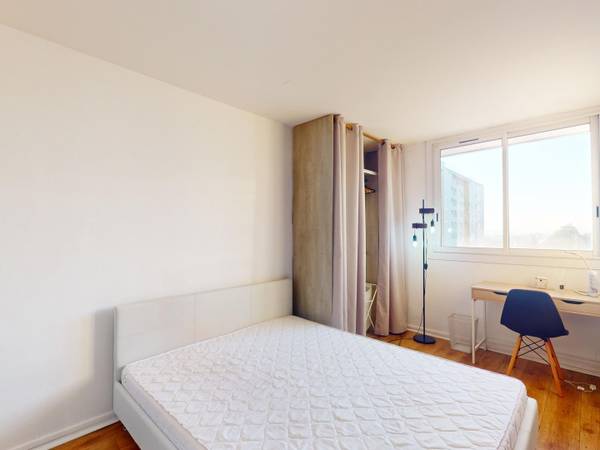 Colocation / Appartement 5 pièces de 88 m², Pau, Rue du Pasteur Alphonse Cadier / Photo 2