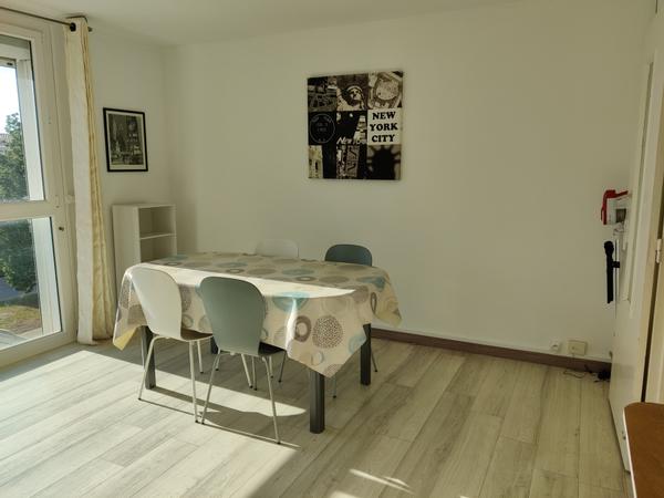 Colocation / Appartement 5 pièces de 83 m², Perpignan, Place de la SARDANE / Photo 2